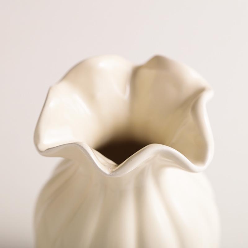 Luxuriöse minimalistische Vase für frische Blumen: Moderne Hydrokultur-Dekoration für Wohnzimmerdeko