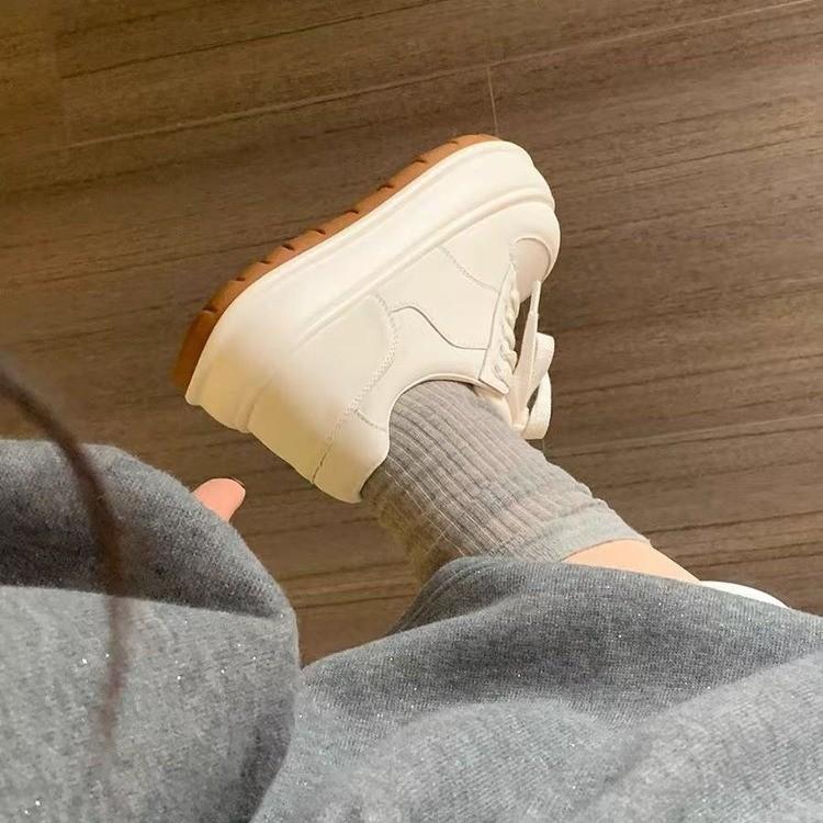 Women's little white shoes 2025 new popular summer light and breathable increase thick soft versatile non-slip casual sports shoes