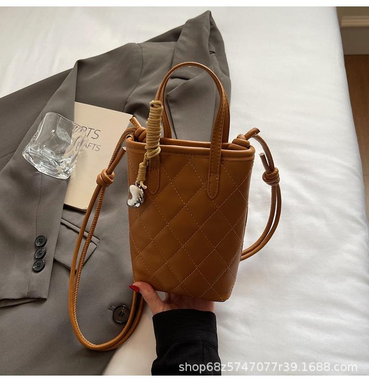 Fashion Diamond Small Bag Women's 2025 New High-end Niche Design Mobile Phone Bag Foreign Style Portable Messenger Bag Tide