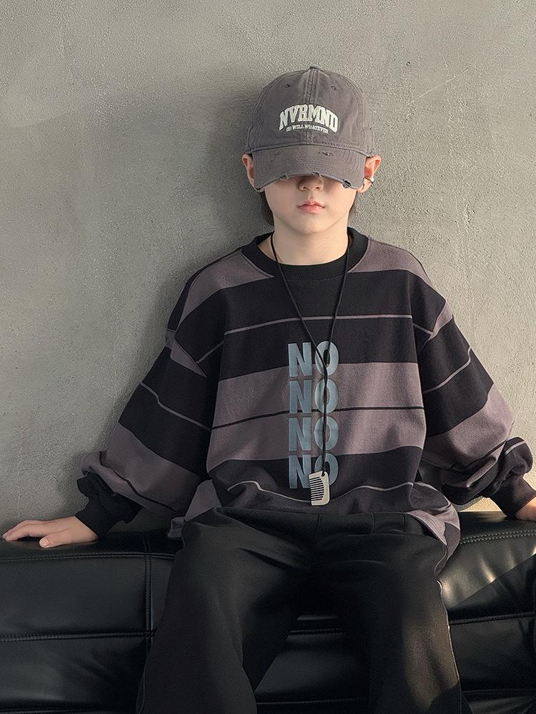 Boys’ Striped Sweatshirt: Comfortable and Stylish Autumn Wear for Big Kids, 2025 Collection