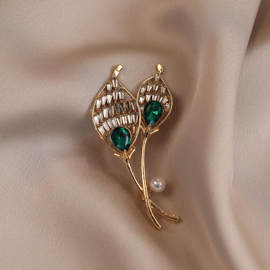 

Зелена брошка-тюльпан Преміальний сенс Легка розкіш Висококласна жіноча ніжна брошка зі стразами Темпераментна шпилька для костюма з аксесуарами