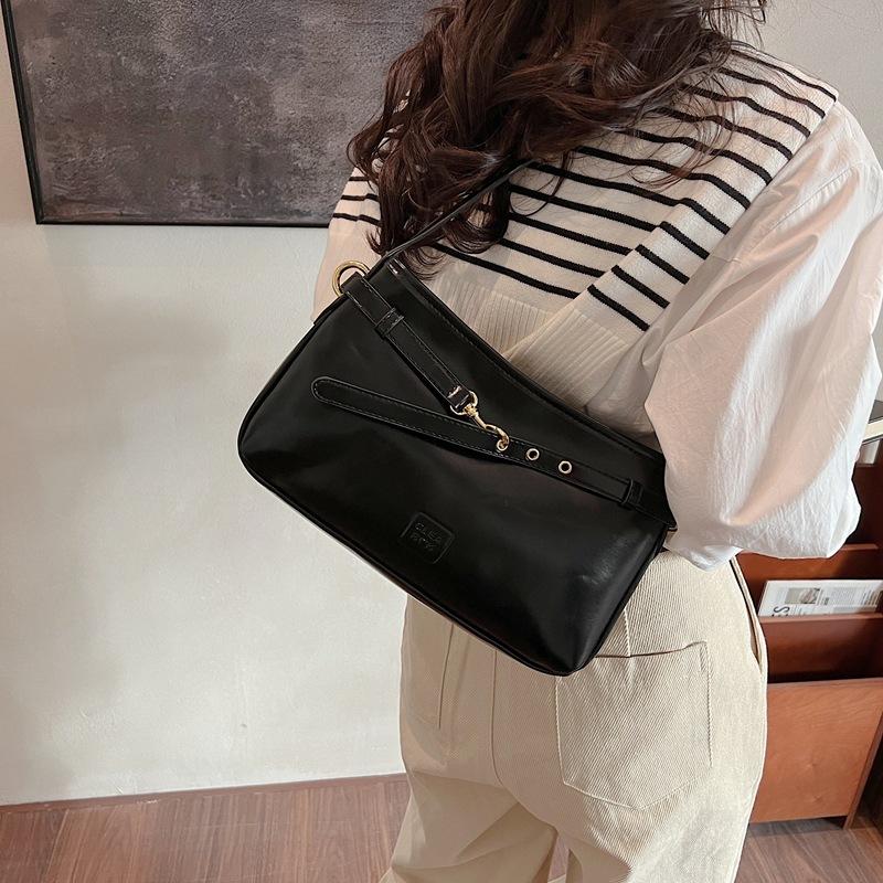 

Fashion shoulder messenger bag large capacity practical bag premium messenger shoulder bag bag 30*6*18 чёрный
