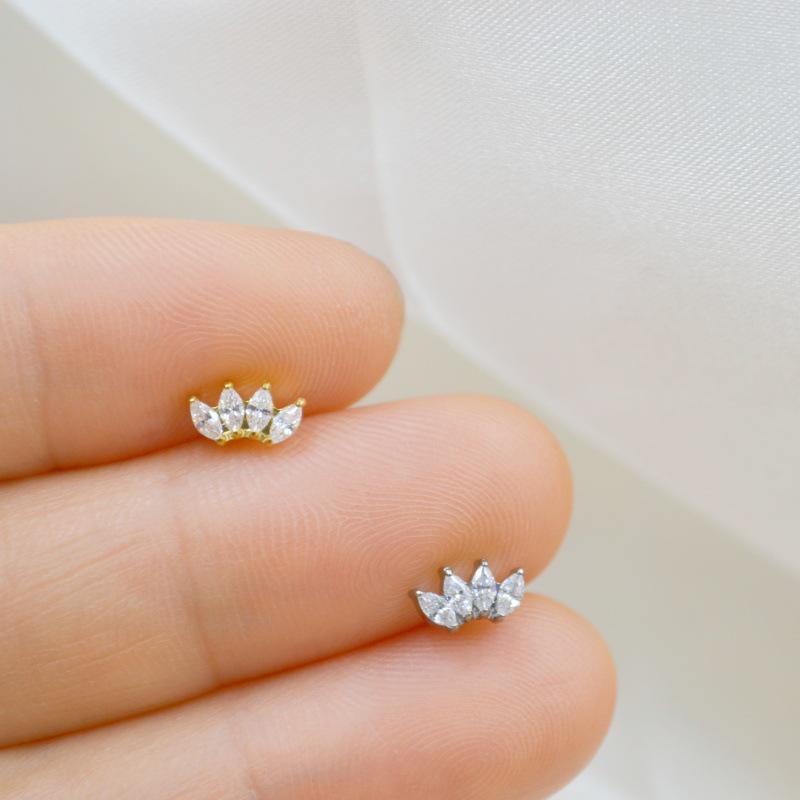 Titan G23 Coroană Marcheză Zircon Stud pentru Buze și Urechi pentru Piercing Medusa, Helix și Cartilaj.