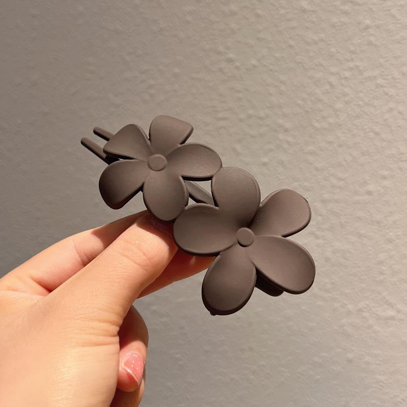 Frosted Flower Hair Clip Claws Matte Hair Claw Clips For Women Girls Thin Thick Curly Hair Girls Kids Hair Accessories Barrettes