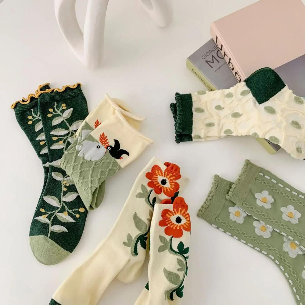 Two Pairs of Women Mid Tube Socks Kawaii Cartoon Green Flower Cotton Socks Harajuku Casual Breathable Retro Mori Style Socks