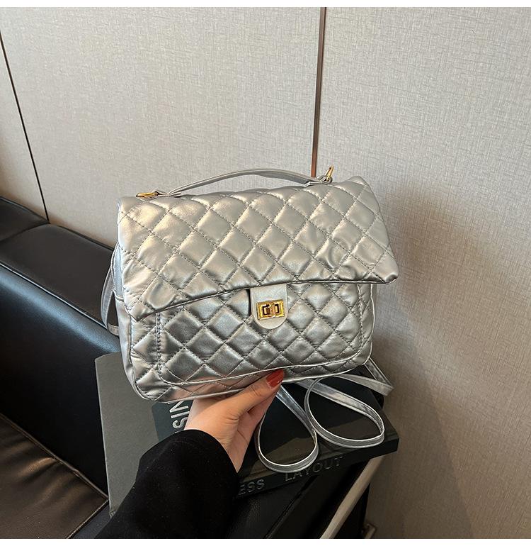 Spring new soft surface casual large capacity classic fashion solid color rhombus embroidery thread tote women's bag