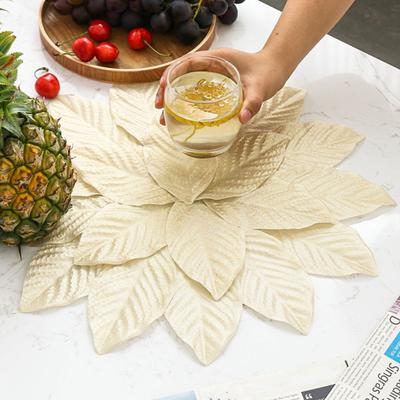 Beautiful Placemat Artificial Leaf Shape Hear Insulation Table Protection Thick Home Diner Drink Placemat Home Accessory
