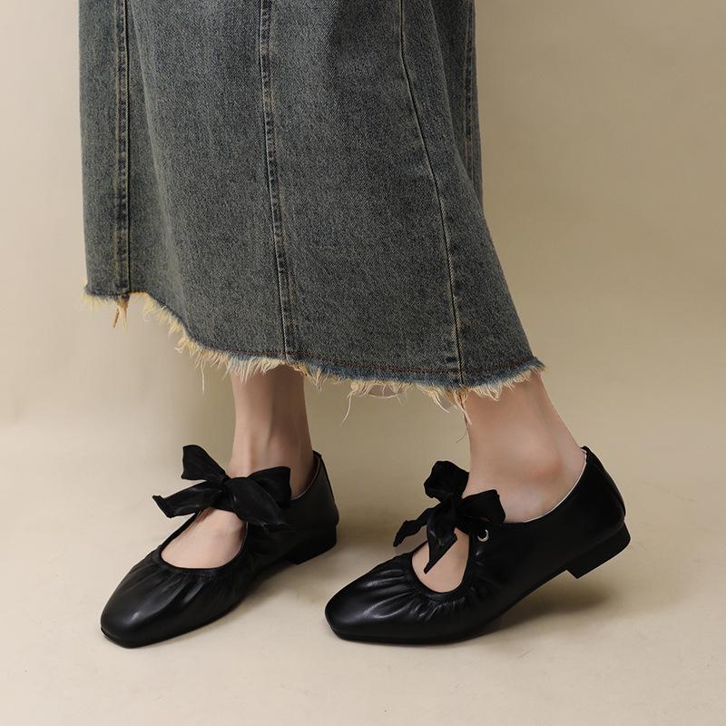 Fashion Silver ballet shoes for women, outdoor wear, elegant evening style, shallow-mouth French flat-soled Mary Jane shoes for women