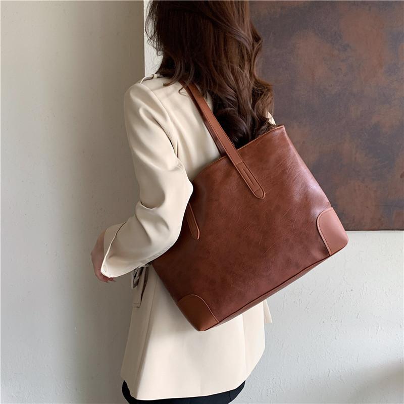 New High-end Tote Bag Women's 2025 Large-capacity Popular Autumn Commuter Bag Fashionable Shoulder Bag