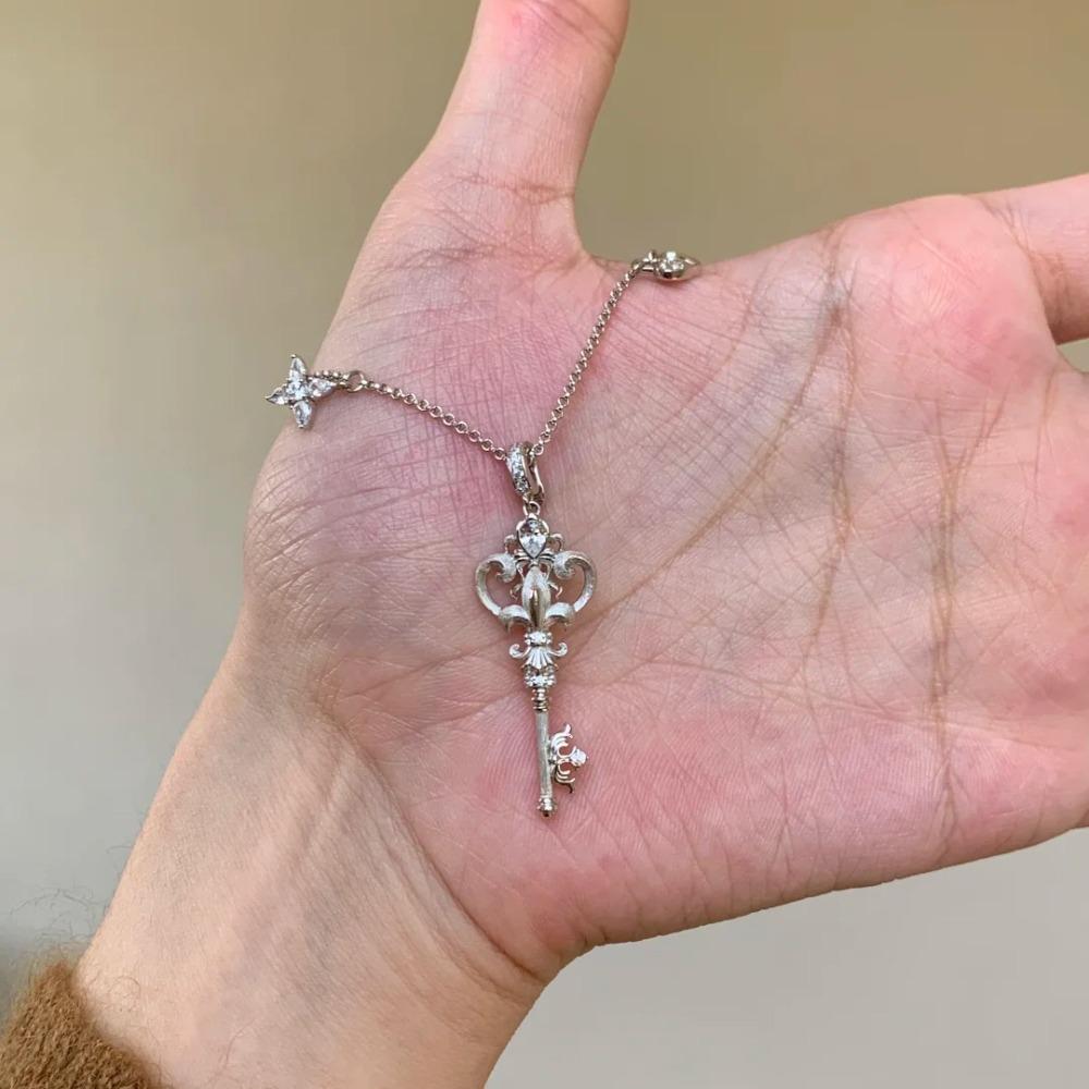 French Vintage Brushed Iris Key Necklace Women Elegant Zircon Design High End Pendant Collarbone Chain