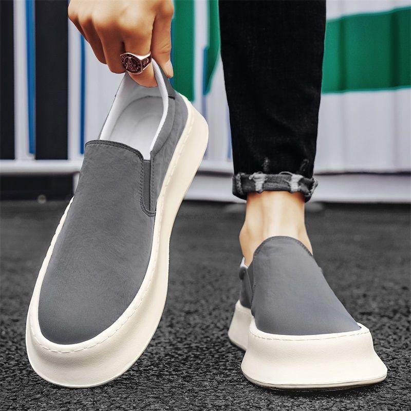 Fashion Man Shoe Korean Style Green Solid Color Thick Platform Sneakers 2025 Trend Fashion Luxury Sale Vulcanize On Casual Shoes for Men
