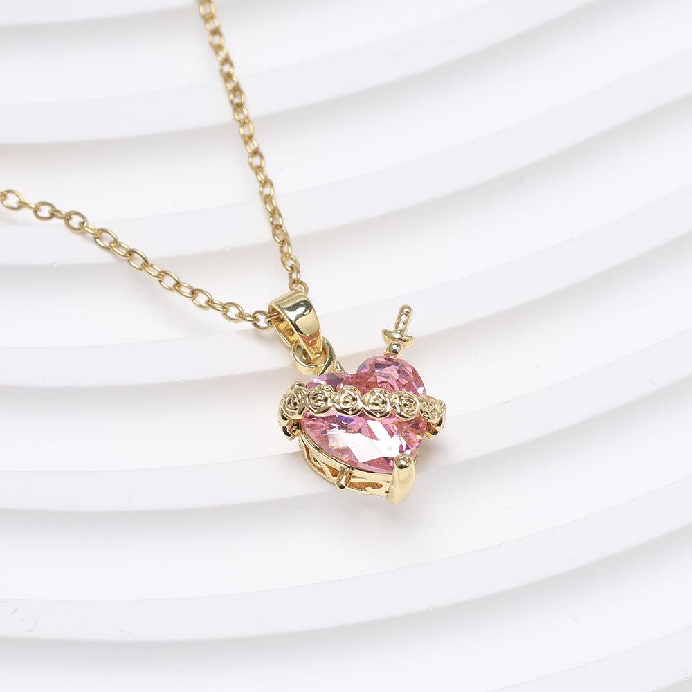 Fashionable Red Heart Pendant Necklace - Creative Sacred Heart Necklace - Retro Women's Peach Heart Necklace