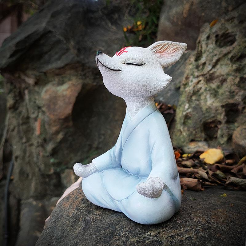 Hot Sales Animal Resin Crafts Sitting Meditation White Fox Meditation Garden Bonsai Decoration Courtyard Landscaping Decoration
