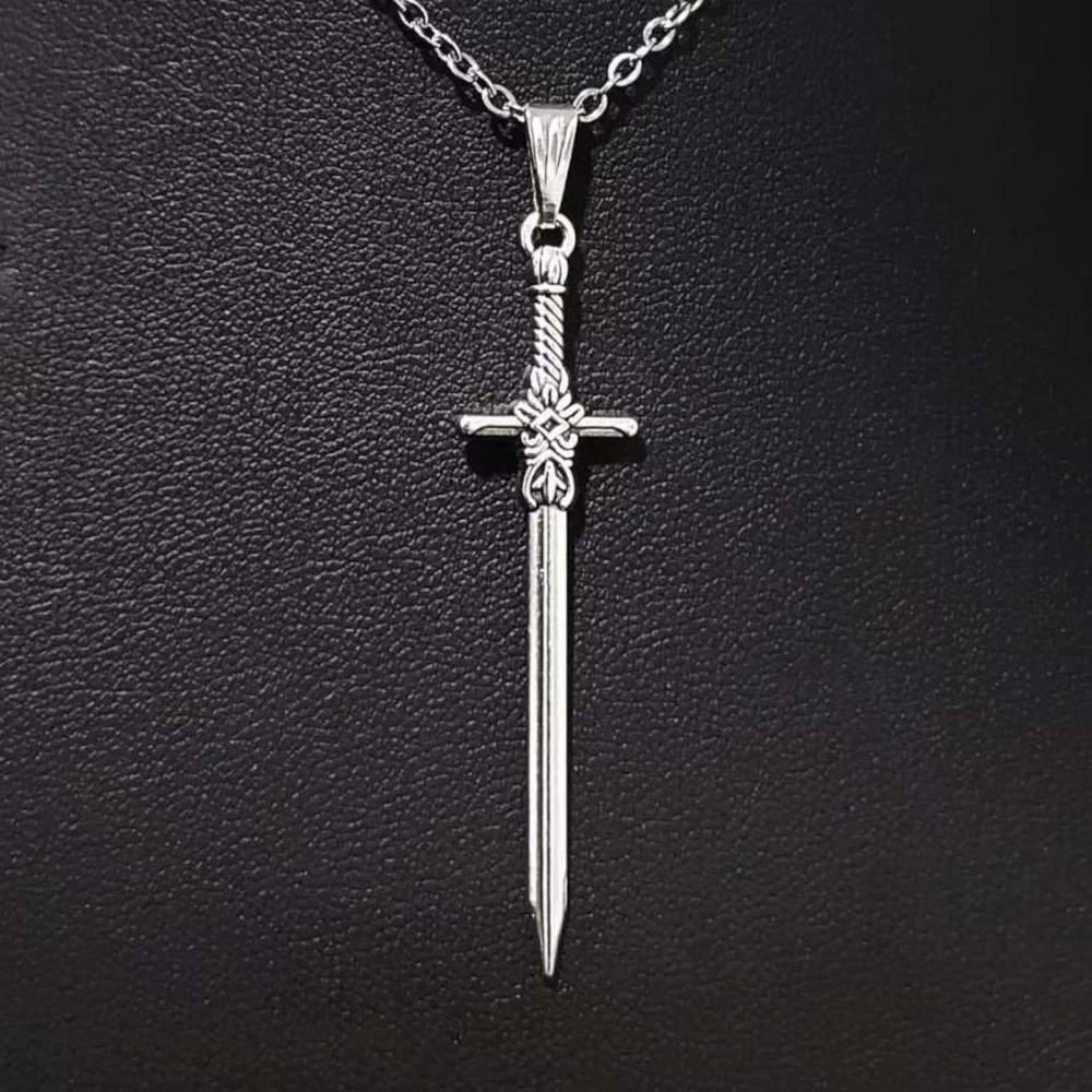 Personality Exquisite Sliver Color Knife Sword Pendant Stainless Steel Necklace for Women Men Gothic Punk Jewelry Accessory Gift