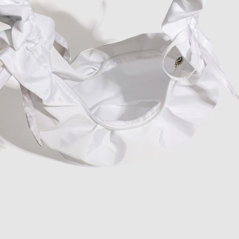 This Crossbody Bag Is Versatile, Niche and Cute. It Features A Large Capacity and A Fashionable Dumpling Bag