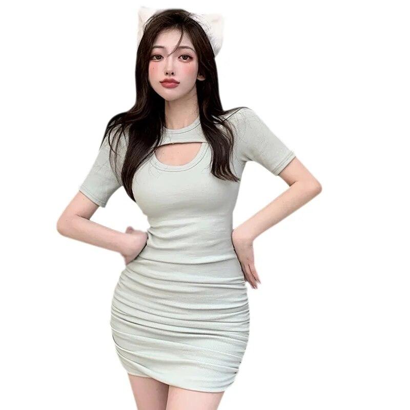 

Летнее универсальное короткое платье с короткими рукавами, облегающим кроем и тонкими ягодицами L