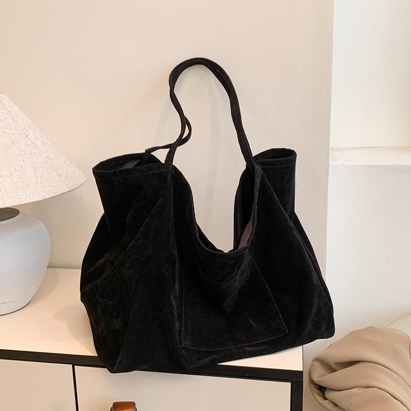 

Women s Large Capacity Casual Tote - Retro Shoulder Bag for Autumn/Winter 2024