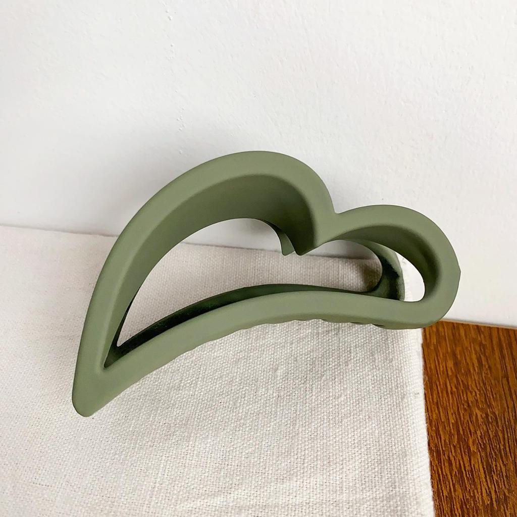 Frosted Love Heart Shaped Hair Claw Korean Fashion Women Girl Hairpins Hair Claw Barrettes Solid Color Headwear Hair Accessories