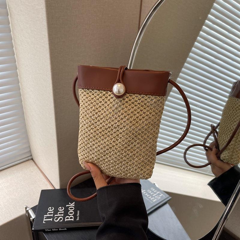 

Mini small bag women s new summer fashion versatile straw woven mobile phone bag contrasting color shoulder messenger bag коричневый