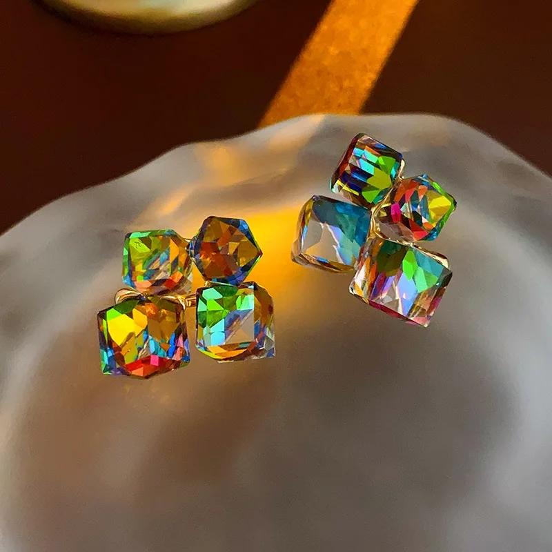 Новые сверкающие фэнтезийные кристальные градиентные 3D кубические пусеты для женщин, индивидуальные, роскошные, в стиле Y2K, подарки для подруги