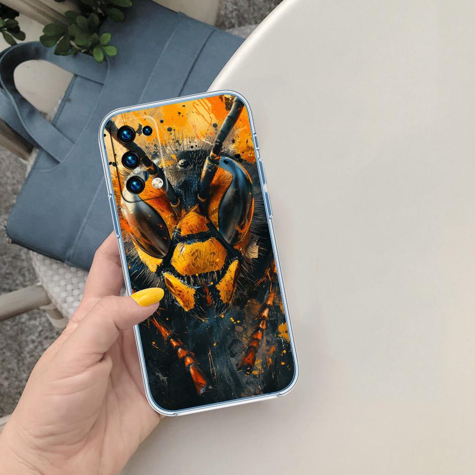 QT8 Art Bees Cartoon Phone Case for Motorola Moto G14 G31 G32 G34 G73 G71 G72 G24 G84 G85 G62 E32 E22S G7 E7 Play Plus Power