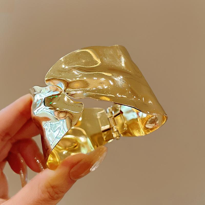 

Irregular Wavy Metal Open Cuff Bracelet, Bold Statement Bangle for Women золотой