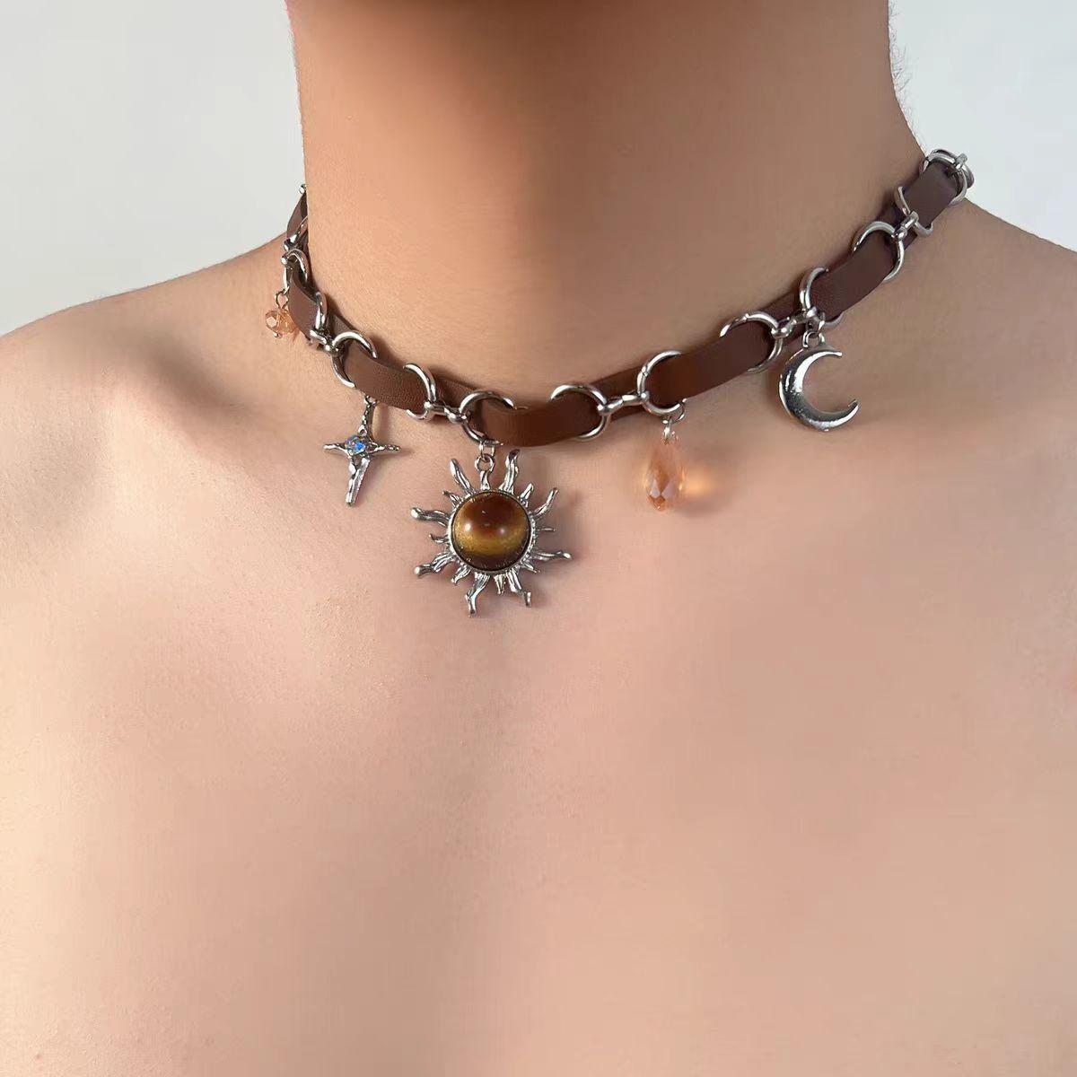 

Retro Brown Opal Sun Pendant Necklace for Men Women Hip Hop Crystal Cross Leather Patchwork Necklace Grunge Party Jewelry