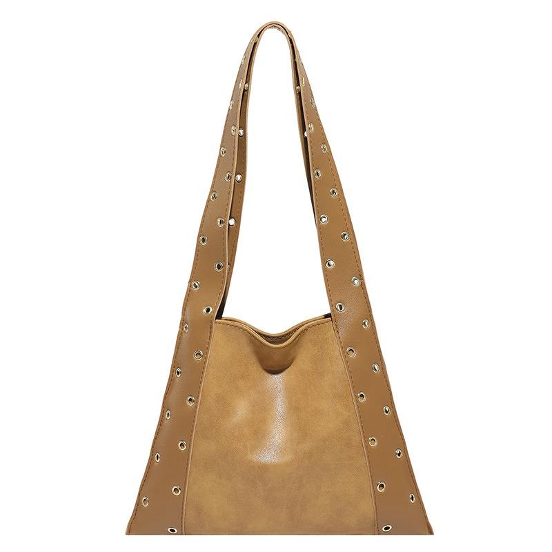 Trend Rivet Versatile Underarm Bag Women's Early Autumn Large Capacity Locomotive Wind Commuter Daily Tote Bag