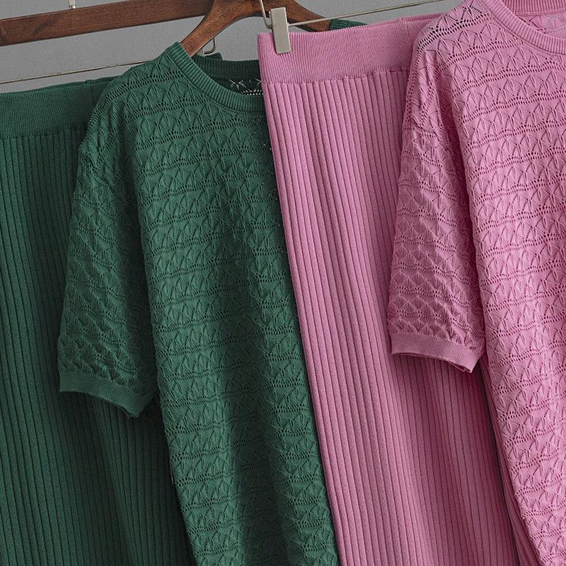 QICED Letní jednobarevný vyšívaný ležérní módní set s kulatým výstřihem, krátkým rukávem a dlouhými kalhotami, pletený dvoudílný set