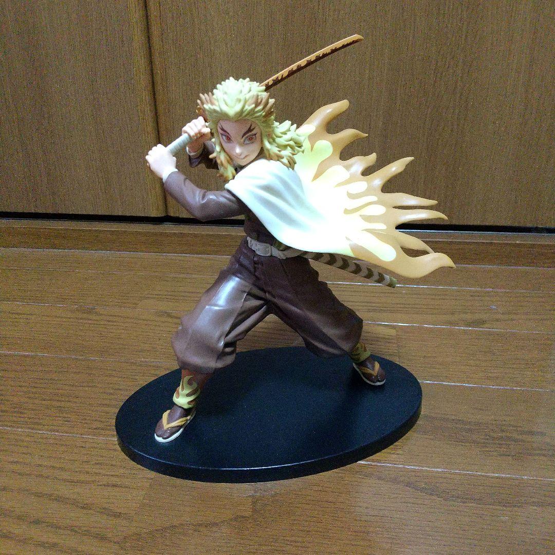

[USED] Kyojuro Rengoku figure