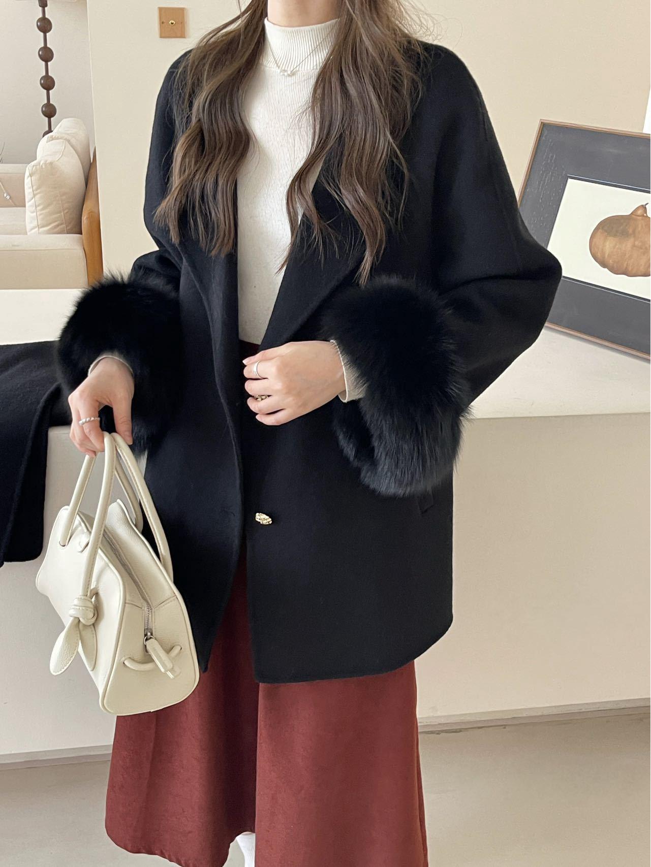 

Women s Mid-Length Wool Coat with Fox Fur Trim – Double-Sided Cashmere M
