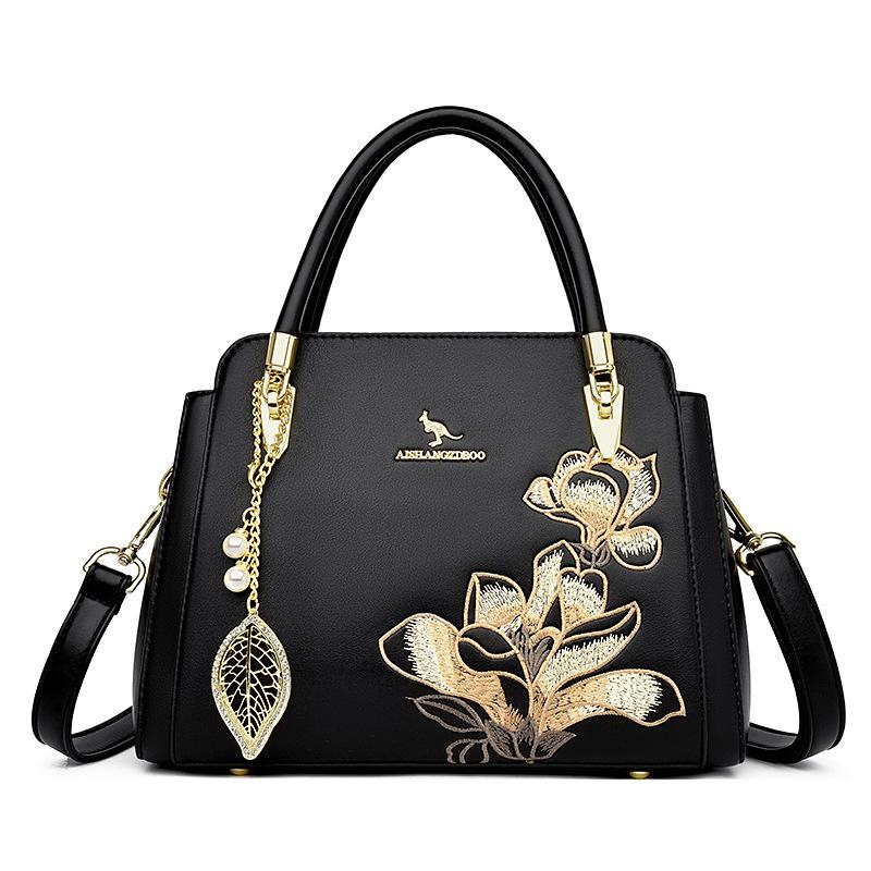 Version of Fashion Trend National Style Embroidery Middle-aged Ladies Single Shoulder Crossbody Bag Elegant Temperament Handbag Casually