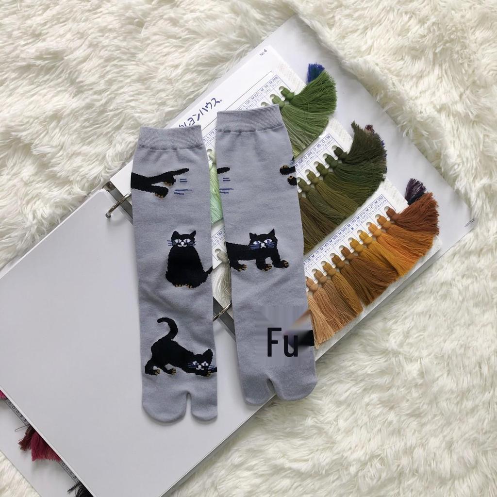 Trendy Japanese Multi-Color Jacquard Floral Tabi Socks - Cute Split-Toe Mid-Calf Design