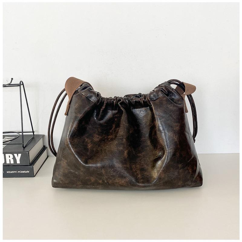 

Maillard s new old shoulder bag women s Zhang Se wide shoulder strap printed messenger bag drawstring square brick bag portable