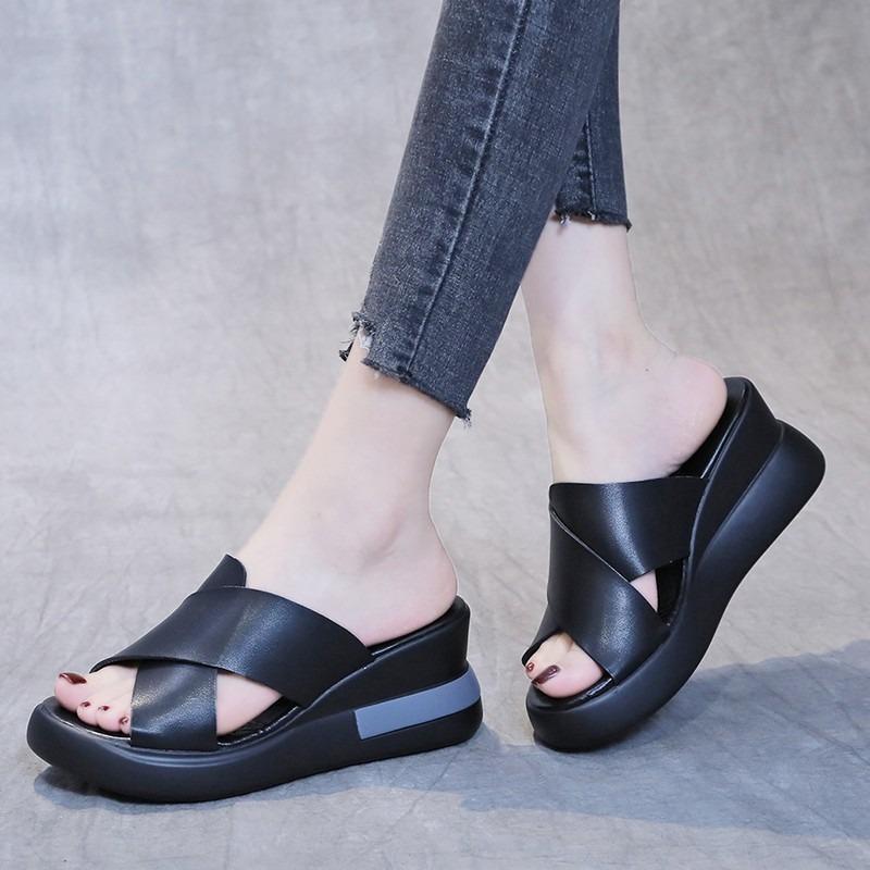 The Open-toed Fairy Wears Large-size Wedge-heeled Cool Slippers, Summer New Fashion Muffin Thick-soled Slippers.