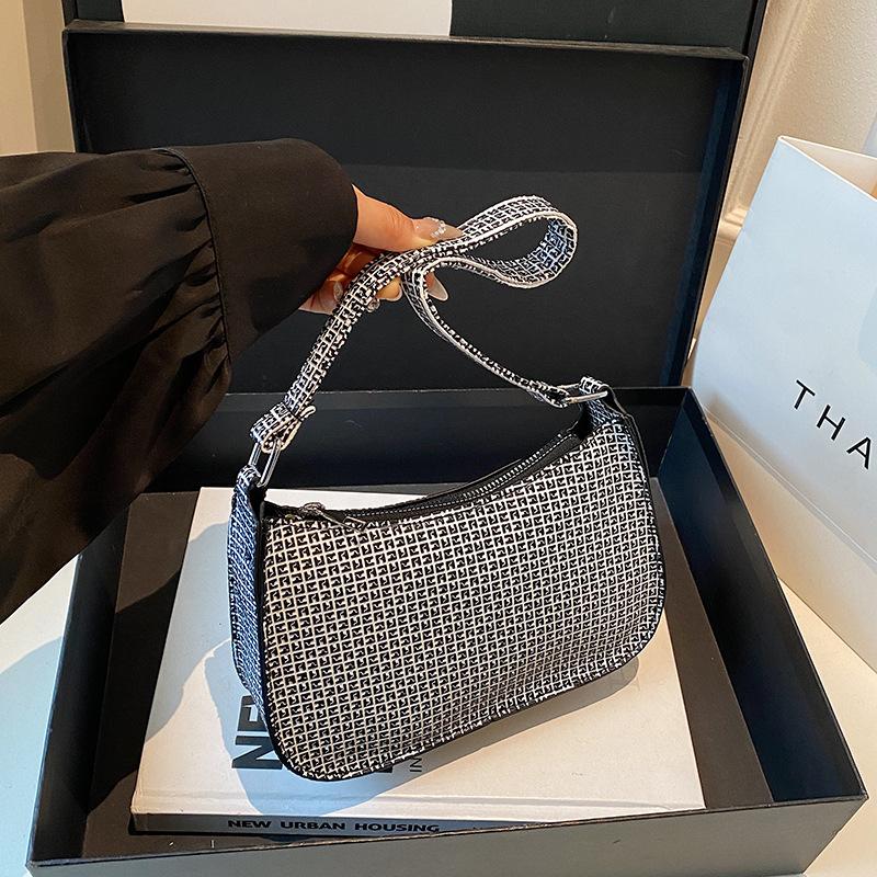 Solid Color Casual and Lightweight New Women's Handbag Summer Popular Portable Shoulder Underarm Bag