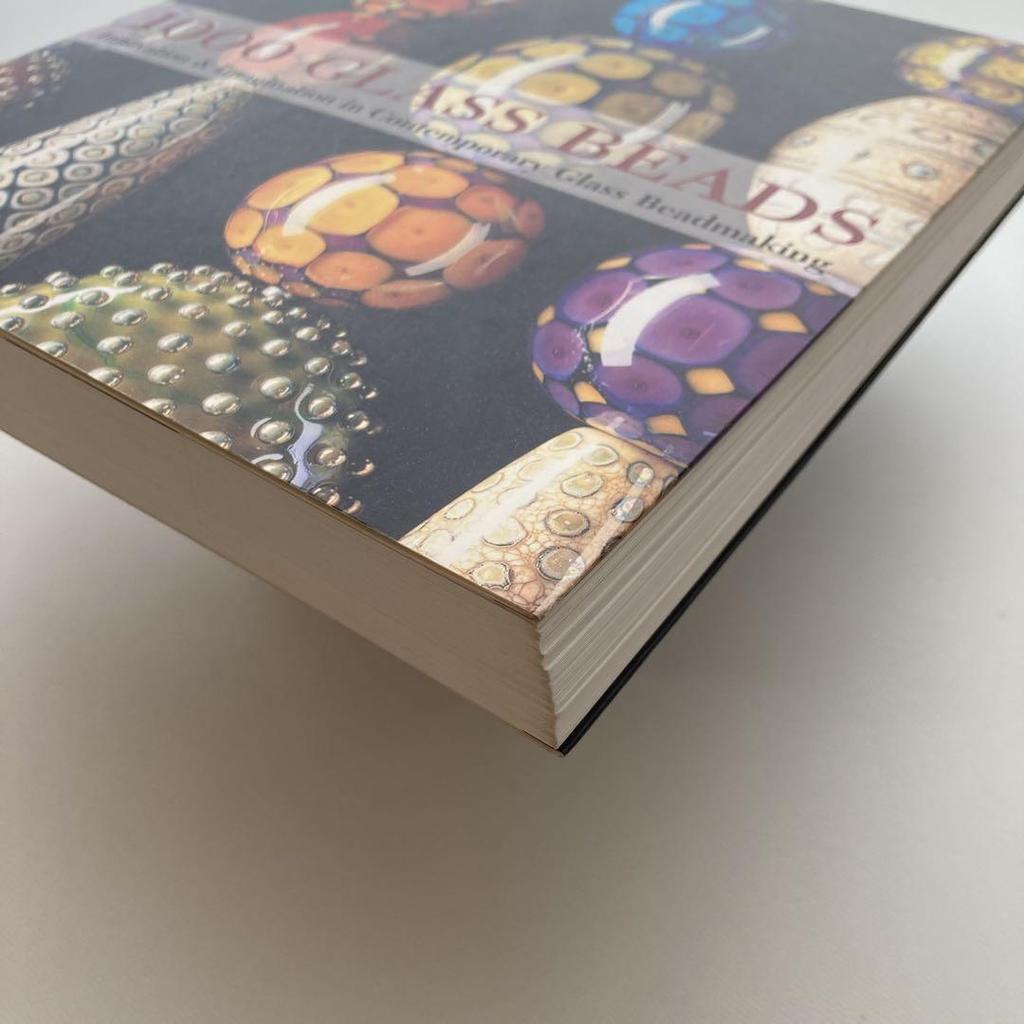 [USED] Foreign Books: 1000 Glass Beads: Innovation and Imagination in Modern Glass Bead Making