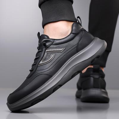 Casual Leather Men Walking Shoes 2025 New  Male Travel Shoes Non-Slip Mens Treking Footwear Outdoor Male Comfortable Sneakers