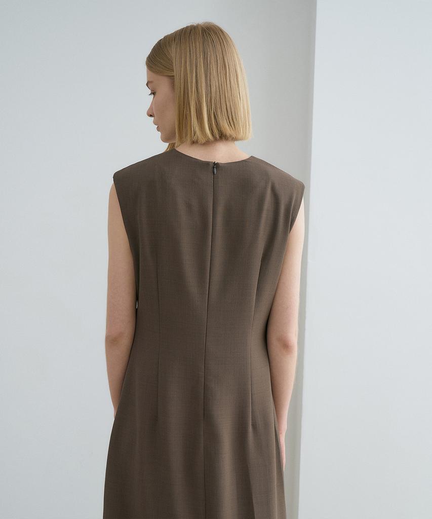 RENEJ Sleeveless Pleats Long Dress