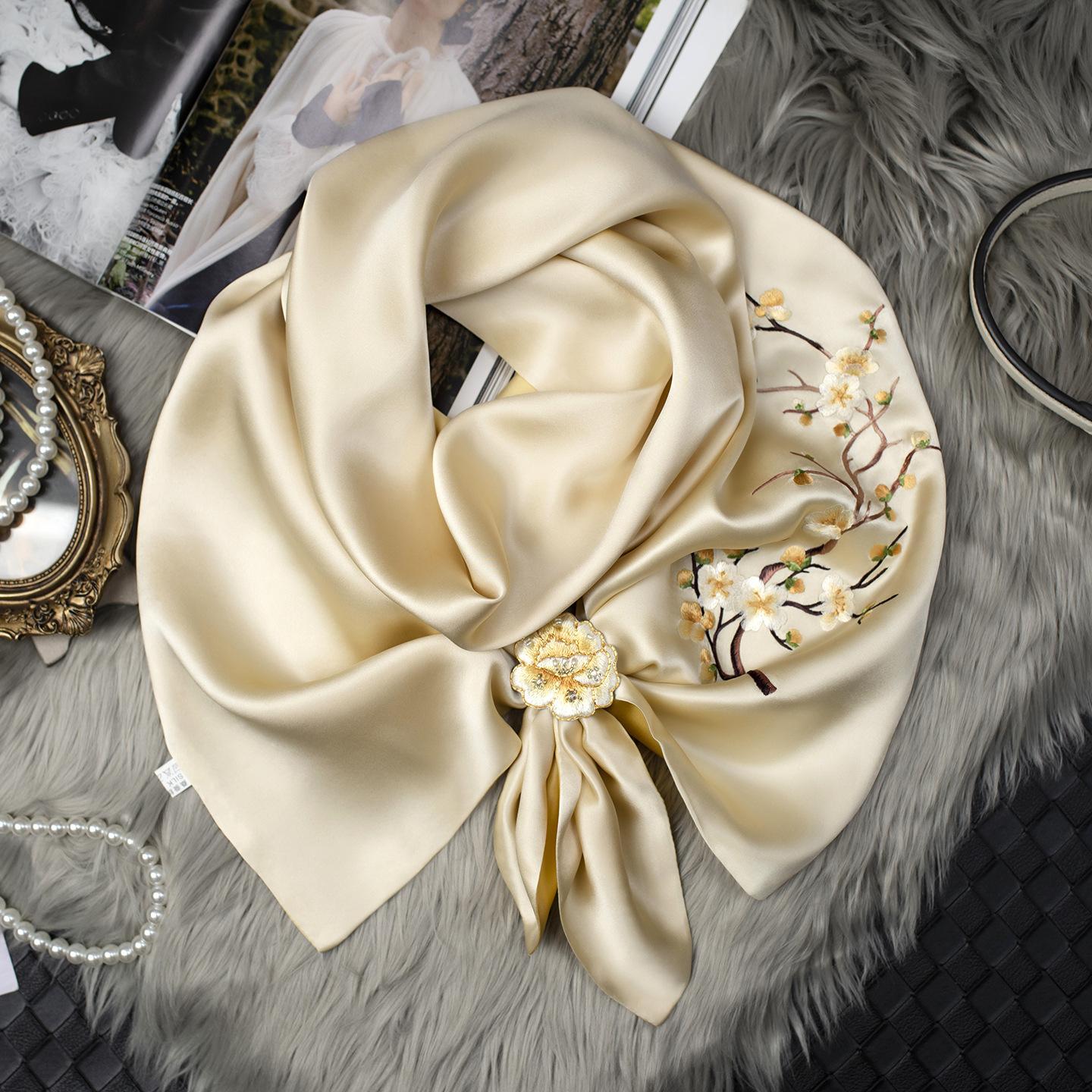 Suzhou handmade embroidery manufacturer scarf Suzhou embroidery four-season silk double-sided mulberry silk silk scarf silk scarf buckle set