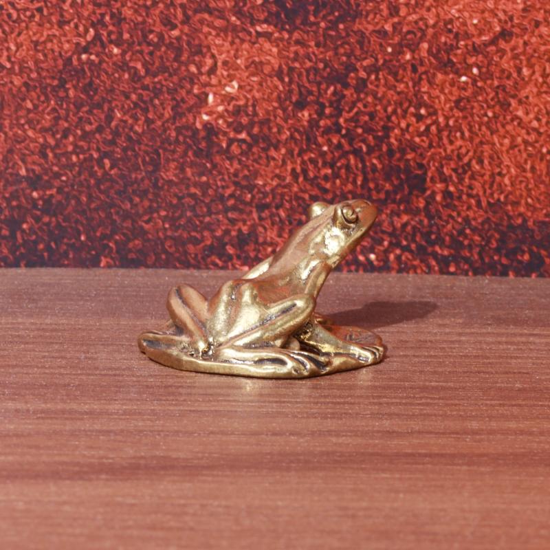 1Pcs Mini Lotus Leaf Frog Figurines Sleeping Position Frog Brass Ornament Copper Animal Tea Pet Home Decorations Antique Crafts+