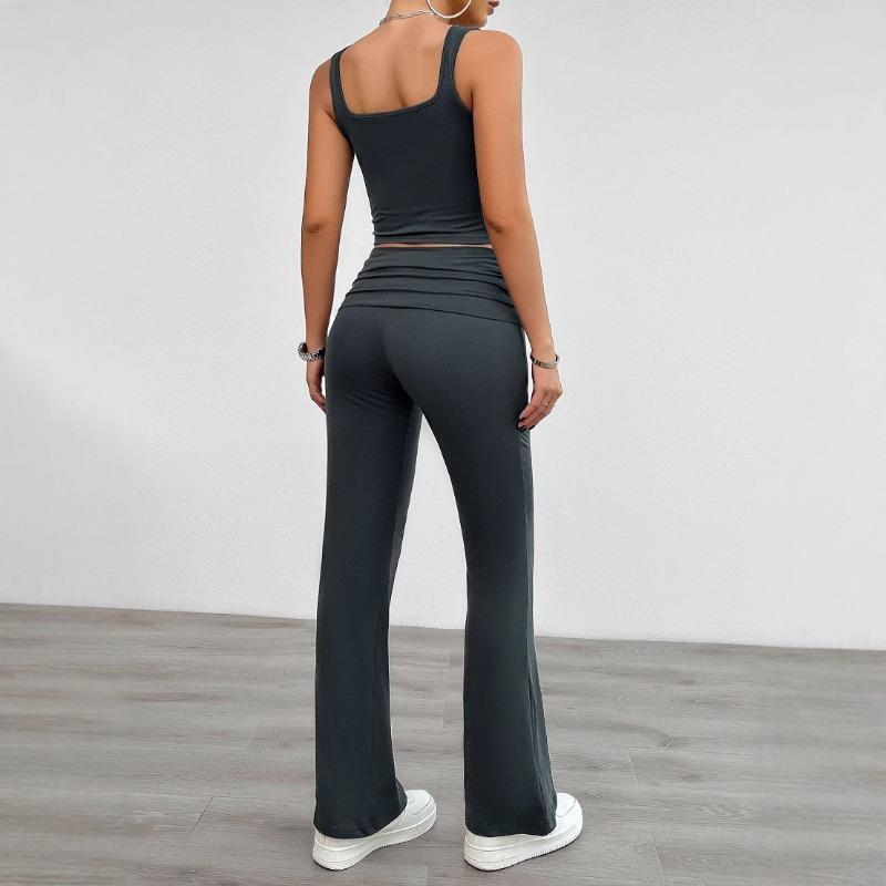A Two-piece Women's Spring/summer Sportswear T-shirt and Slightly Flared Pants Suit
