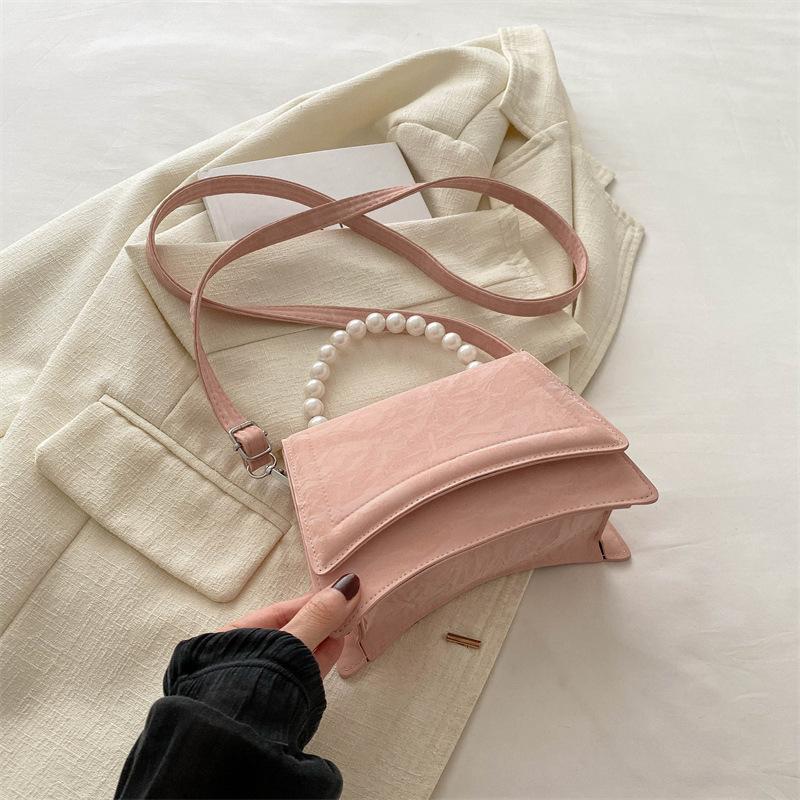 

Korean version of personalized trend beautiful handbag women s 2025 new fashion shoulder crossbody foreign style fresh small square bag розовый