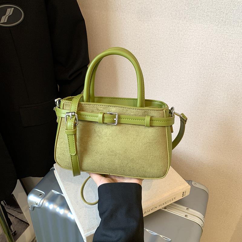 This year's popular small bag women's autumn and winter 2025 new matte retro messenger bag casual portable bucket bag