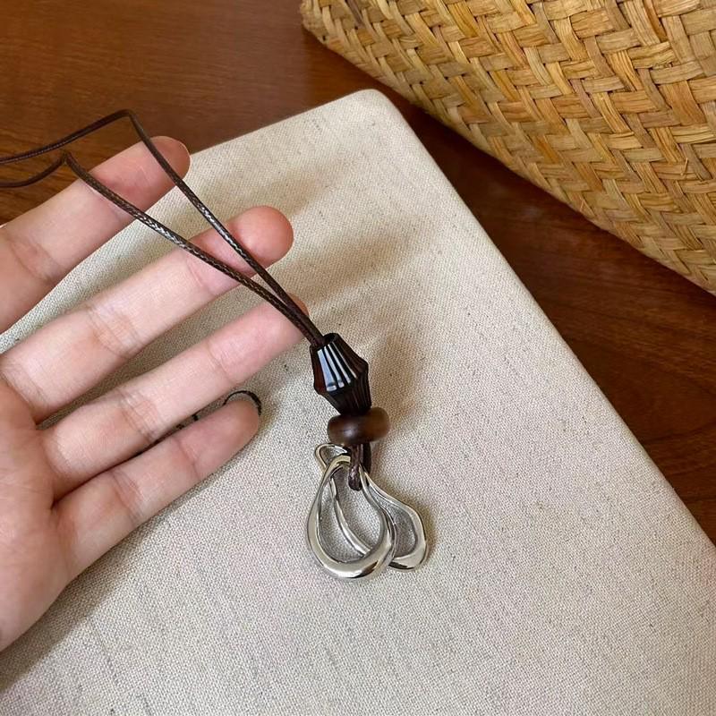 High-End Women's Retro Oval Geometric Resin Necklace