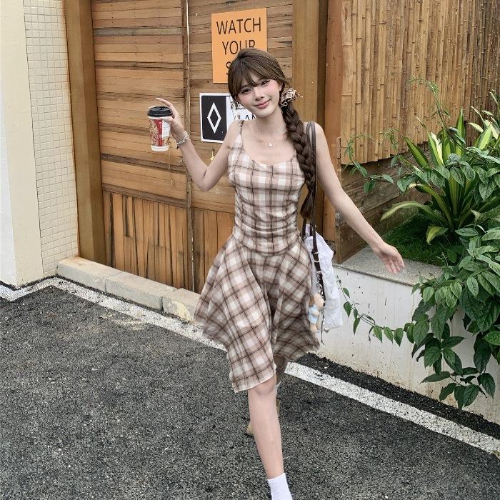 Vacation-style Tattooed Color-block Dress for Women, Early Spring New Korean Vintage Irregular Hem Slip Short Skirt