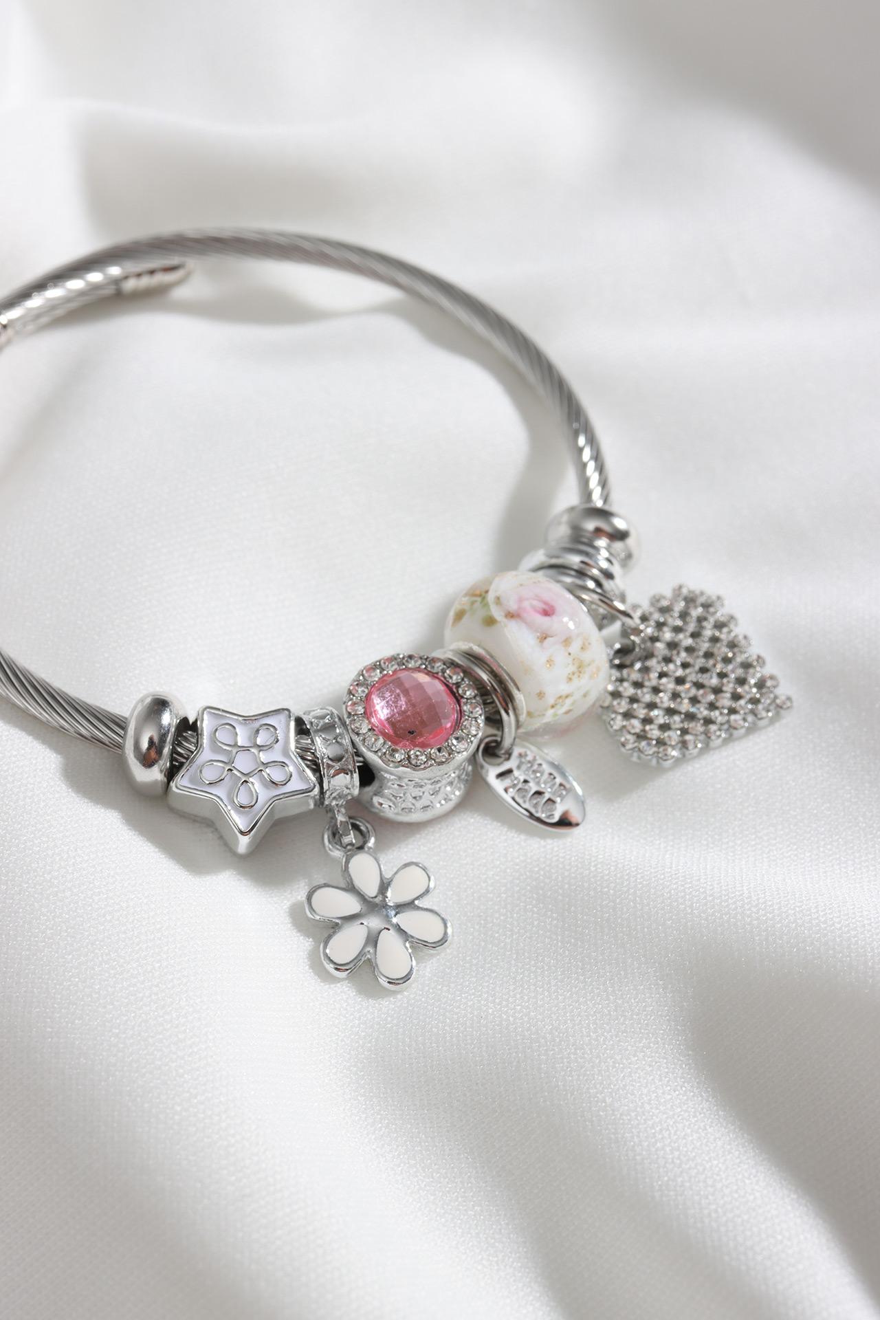 

Стальная модель сердца, браслет серебряного цвета