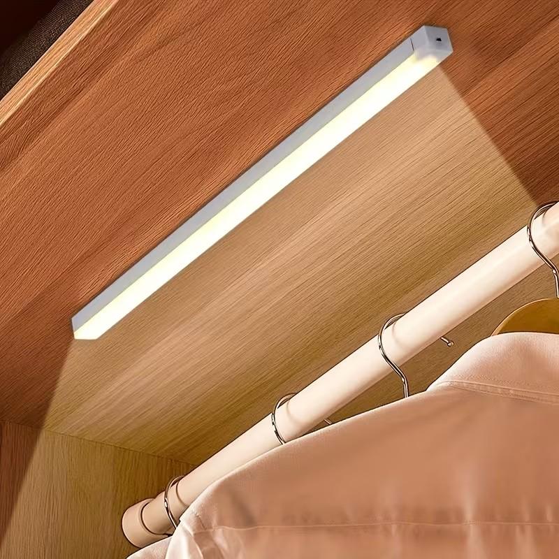 USB Wiederaufladbares Kabelloses LED Nachtlicht mit Bewegungssensor Wandmontiertes Nachtlicht Ideal für Büros, Schränke, Treppenhäuser, Küchen und Flure