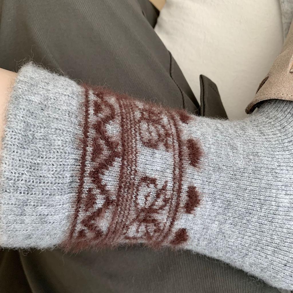 Atmosphere Medium Wool Socks Vintage Style Bow Feather Yarn Home Leisure Heat Storage Winter Warm Socks