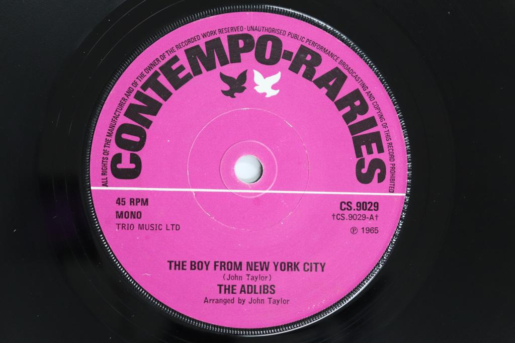 7inch Record AD LIBS - The Boy From New York City / Johnny CS9029 Contempo-Raries UK Pop Used